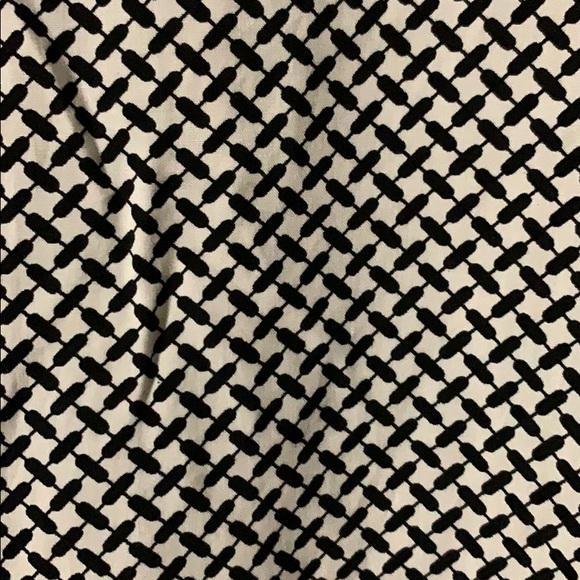 NWT Pattered Short Sleeve Dress - Picture 2 of 3